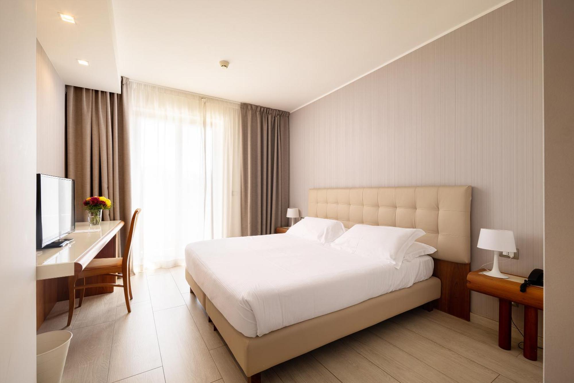 Hotel D'aragona 4*
