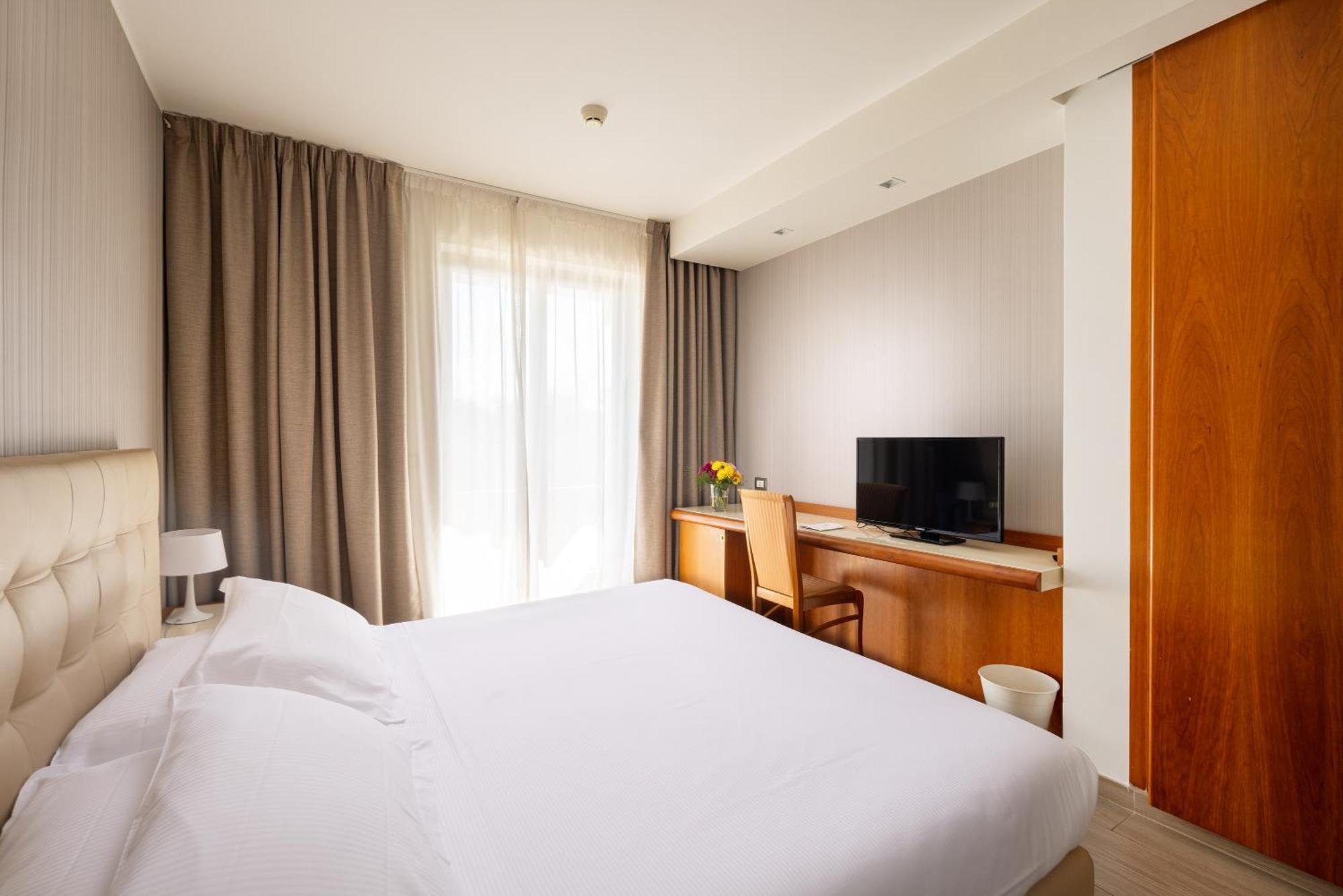 Hotel D'aragona 4*